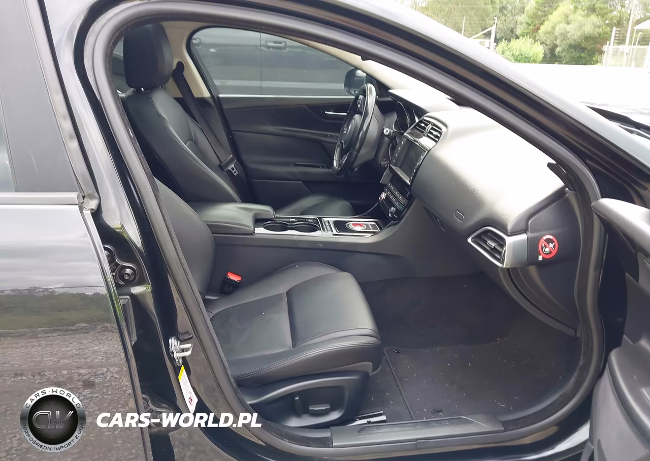 2017 Jaguar Xe 25T Premium VIN:SAJAD4BG6HA952499 - 5