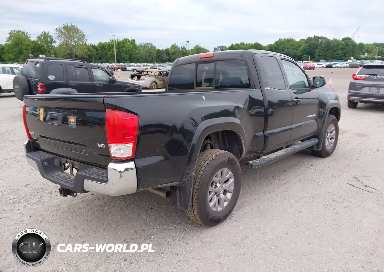 2017 Toyota Tacoma Sr5 V6 VIN:5TFSZ5AN2HX099302 - 4