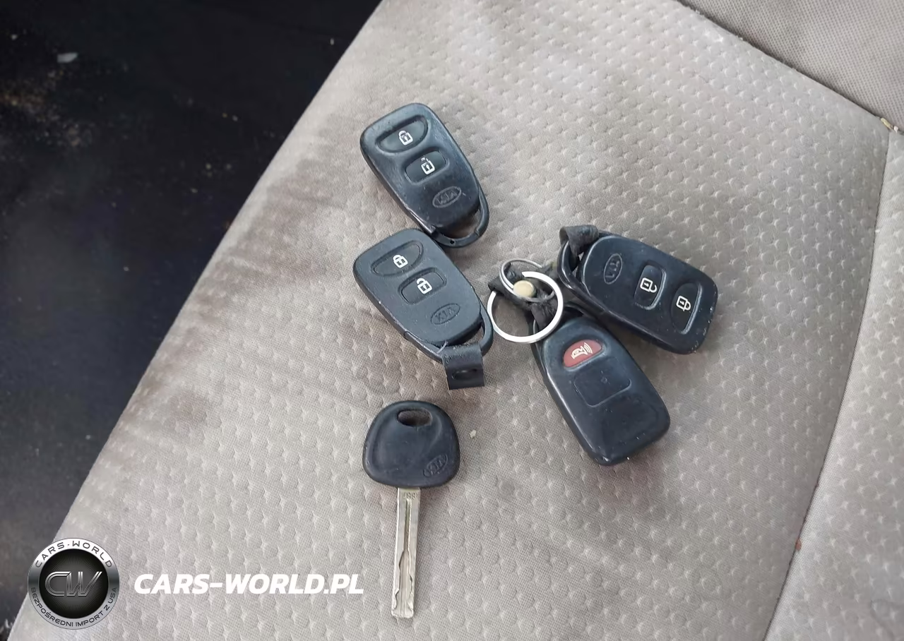 2011 Kia Sorento Lx VIN:5XYKT4A14BG033921 - 11