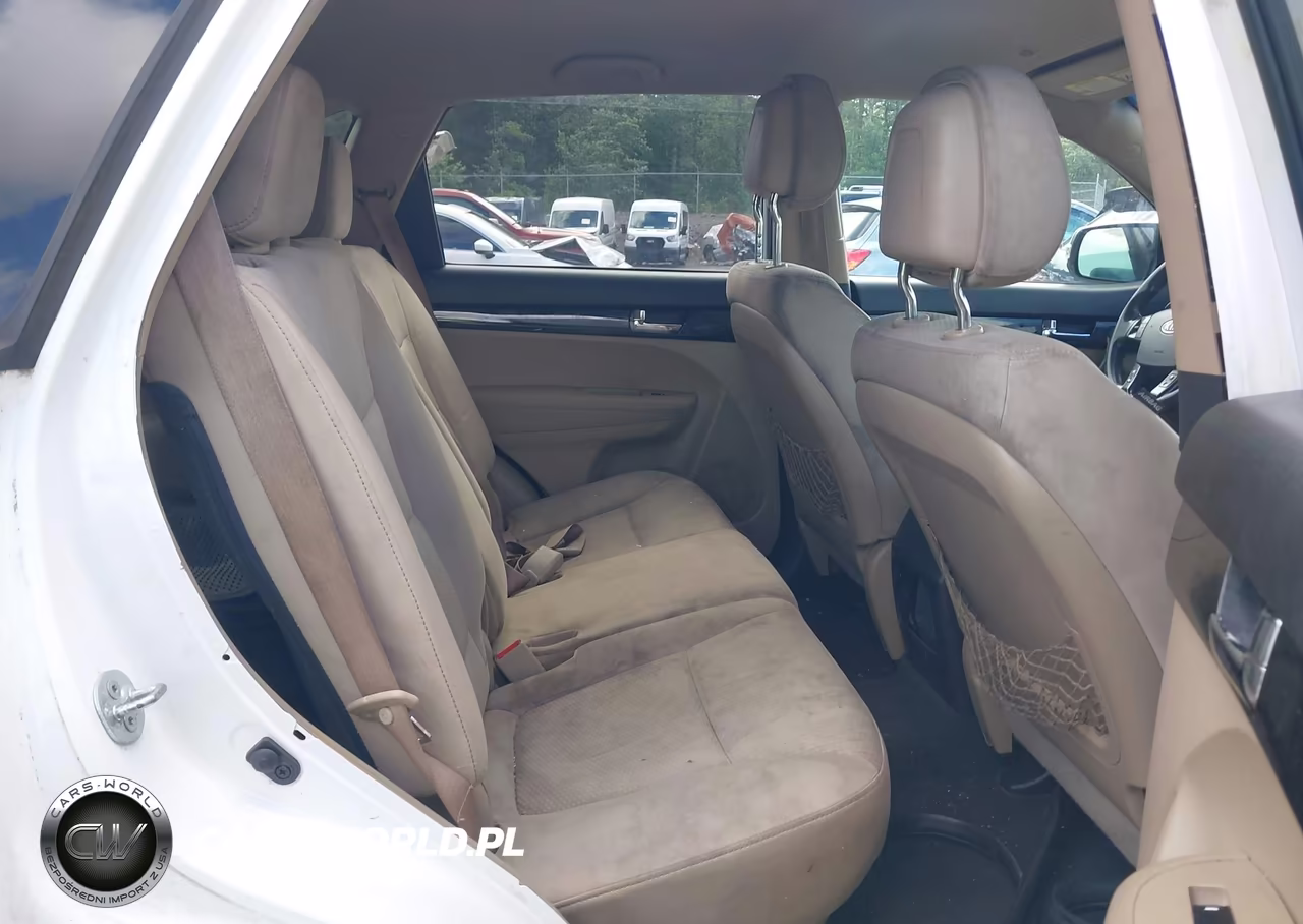 2011 Kia Sorento Lx VIN:5XYKT4A14BG033921 - 8