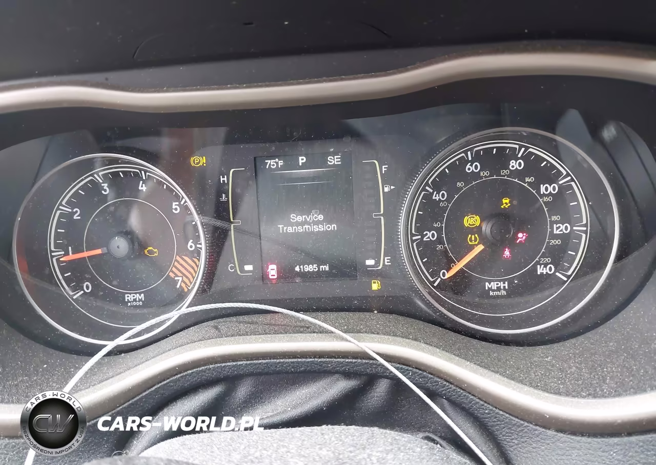 2015 Jeep Cherokee Sport VIN:1C4PJMABXFW546782 - 7
