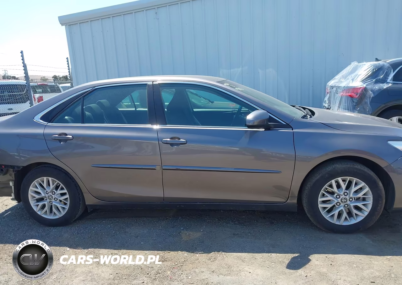 2016 Toyota Camry Le VIN:4T4BF1FK0GR536862 - 14