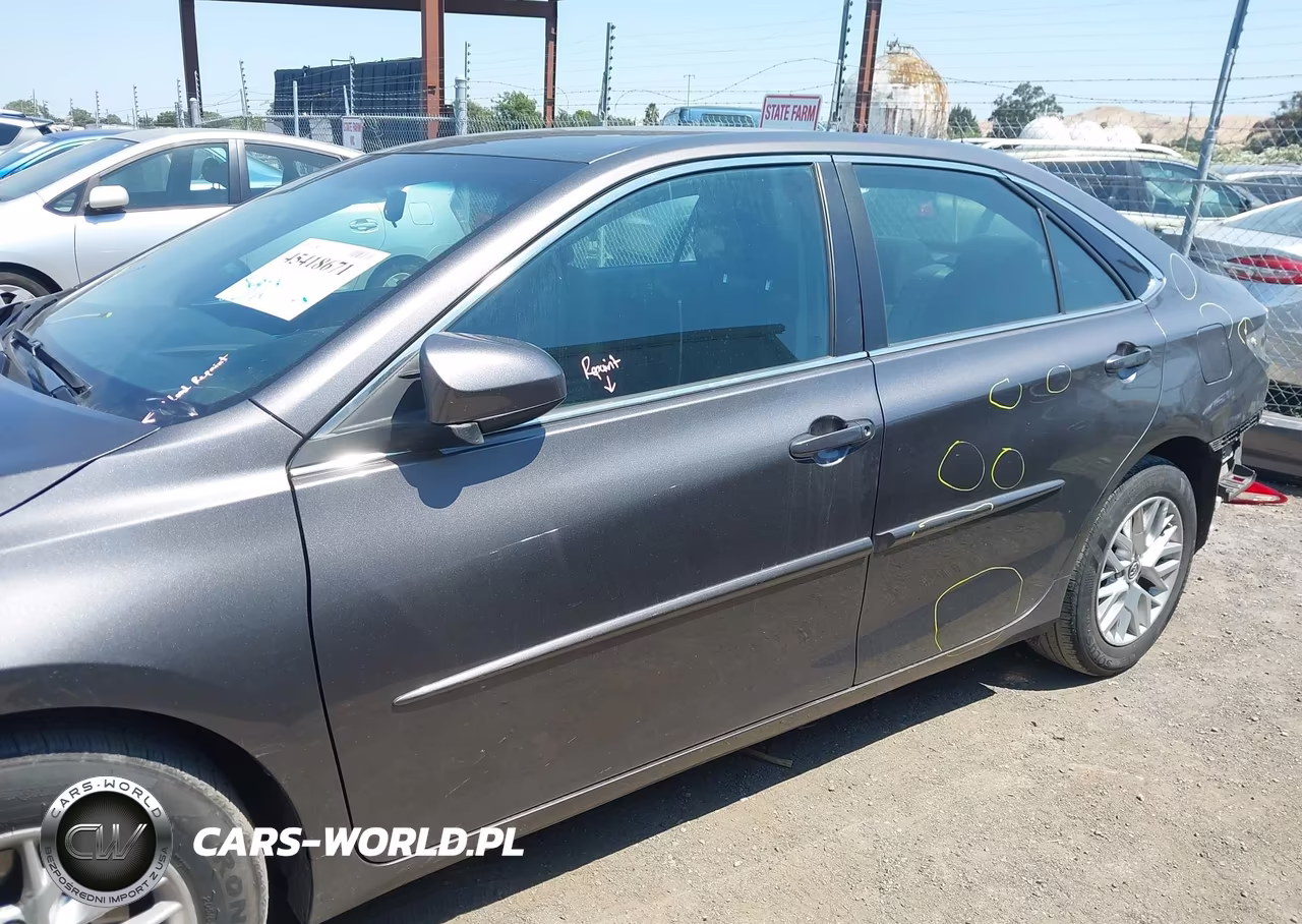 2016 Toyota Camry Le VIN:4T4BF1FK0GR536862 - 15