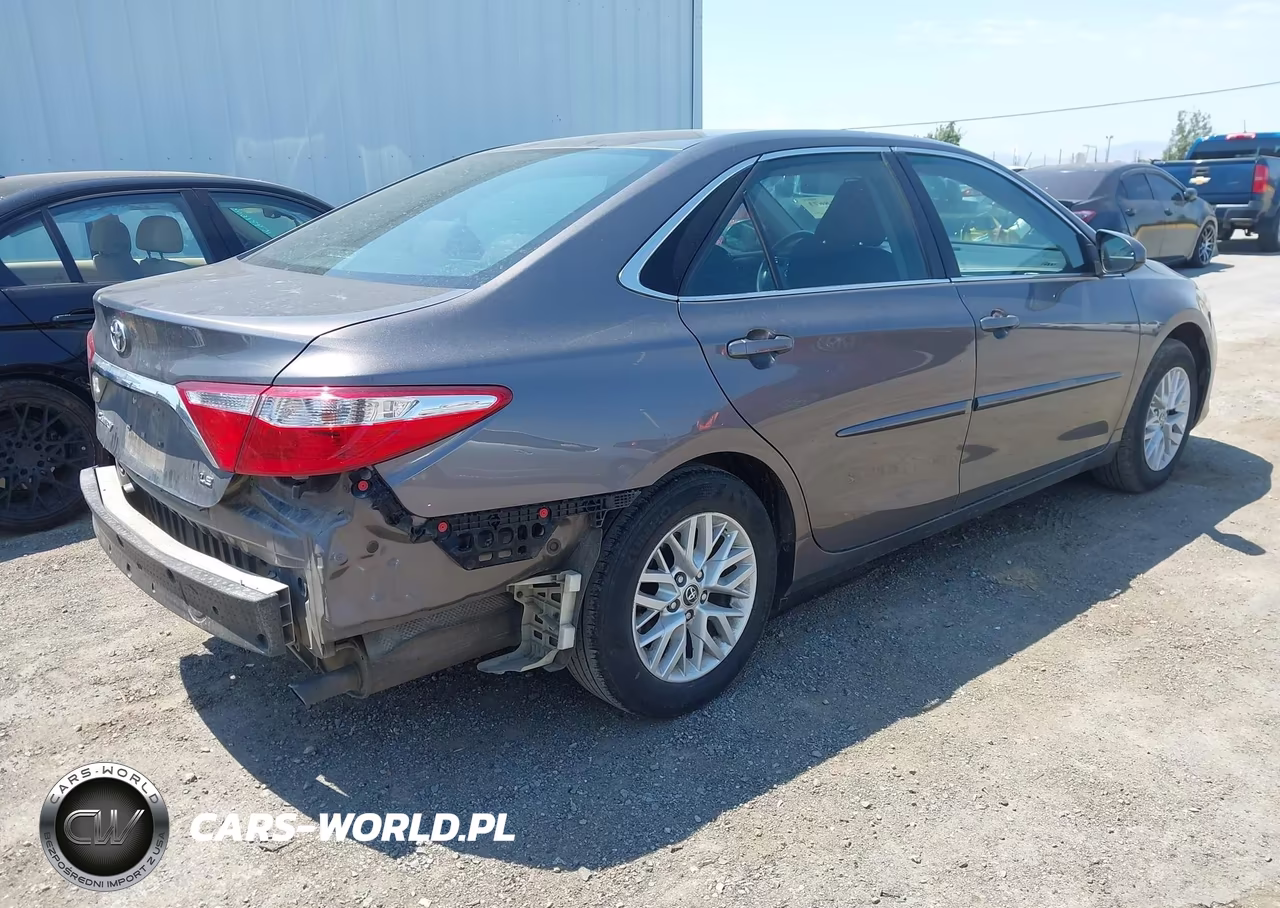 2016 Toyota Camry Le VIN:4T4BF1FK0GR536862 - 4