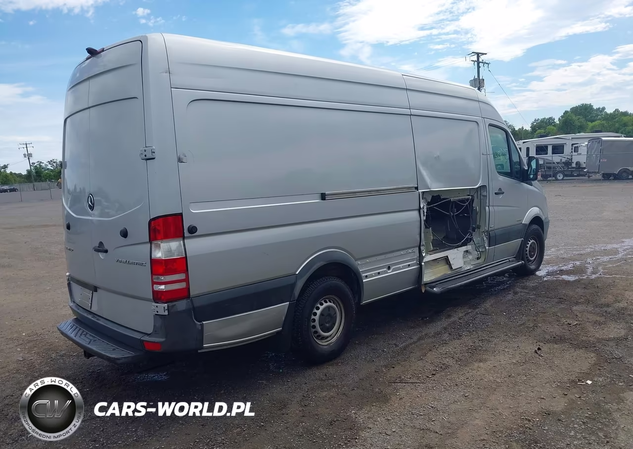 2016 Mercedes-Benz Sprinter 2500 High Roof VIN:WD3PE8CD1GP178587 - 4
