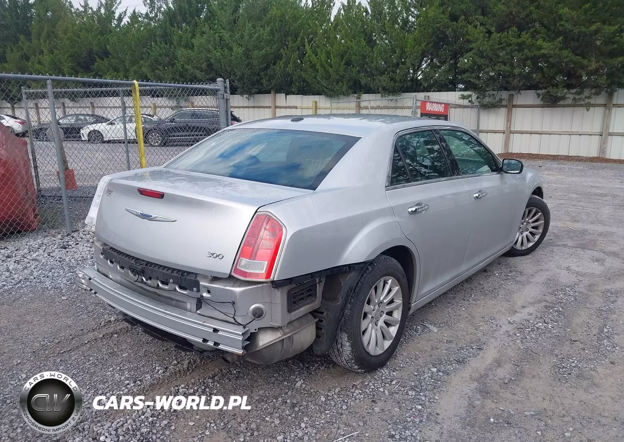 2012 Chrysler 300 Limited VIN:2C3CCACG8CH310985 - 4