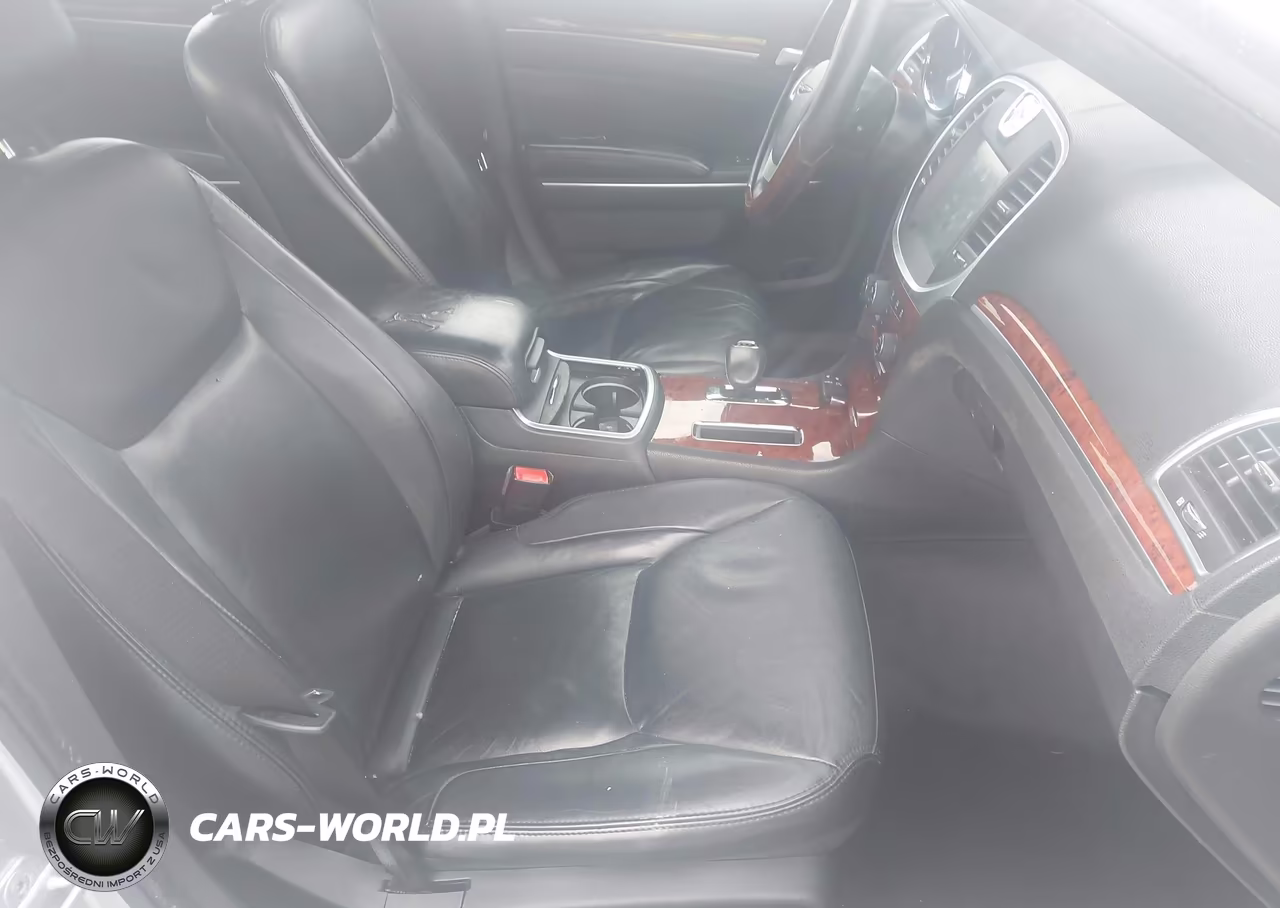 2012 Chrysler 300 Limited VIN:2C3CCACG8CH310985 - 5
