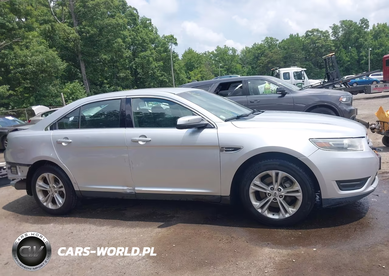 2015 Ford Taurus Sel VIN:1FAHP2E81FG142727 - 14