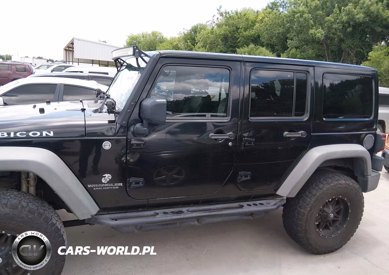 2014 Jeep Wrangler Unlimited Rubicon VIN:1C4BJWFG3EL158111 - 14