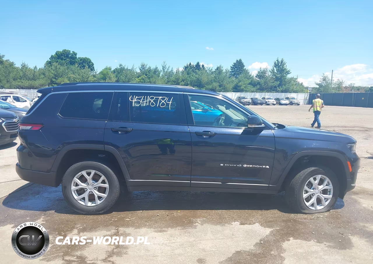 2023 Jeep Grand Cherokee L Limited 4X4 VIN:1C4RJKBG8P8830800 - 12
