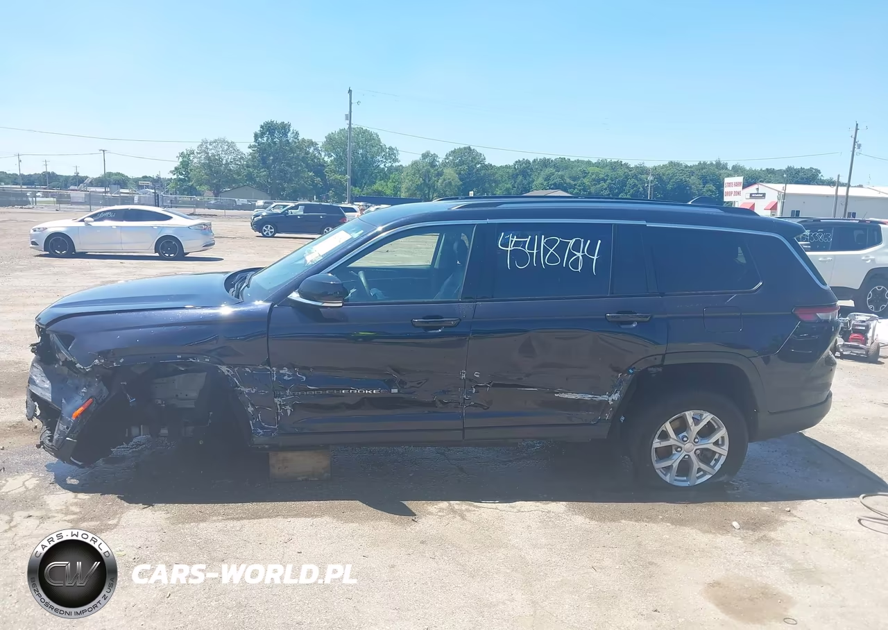 2023 Jeep Grand Cherokee L Limited 4X4 VIN:1C4RJKBG8P8830800 - 13