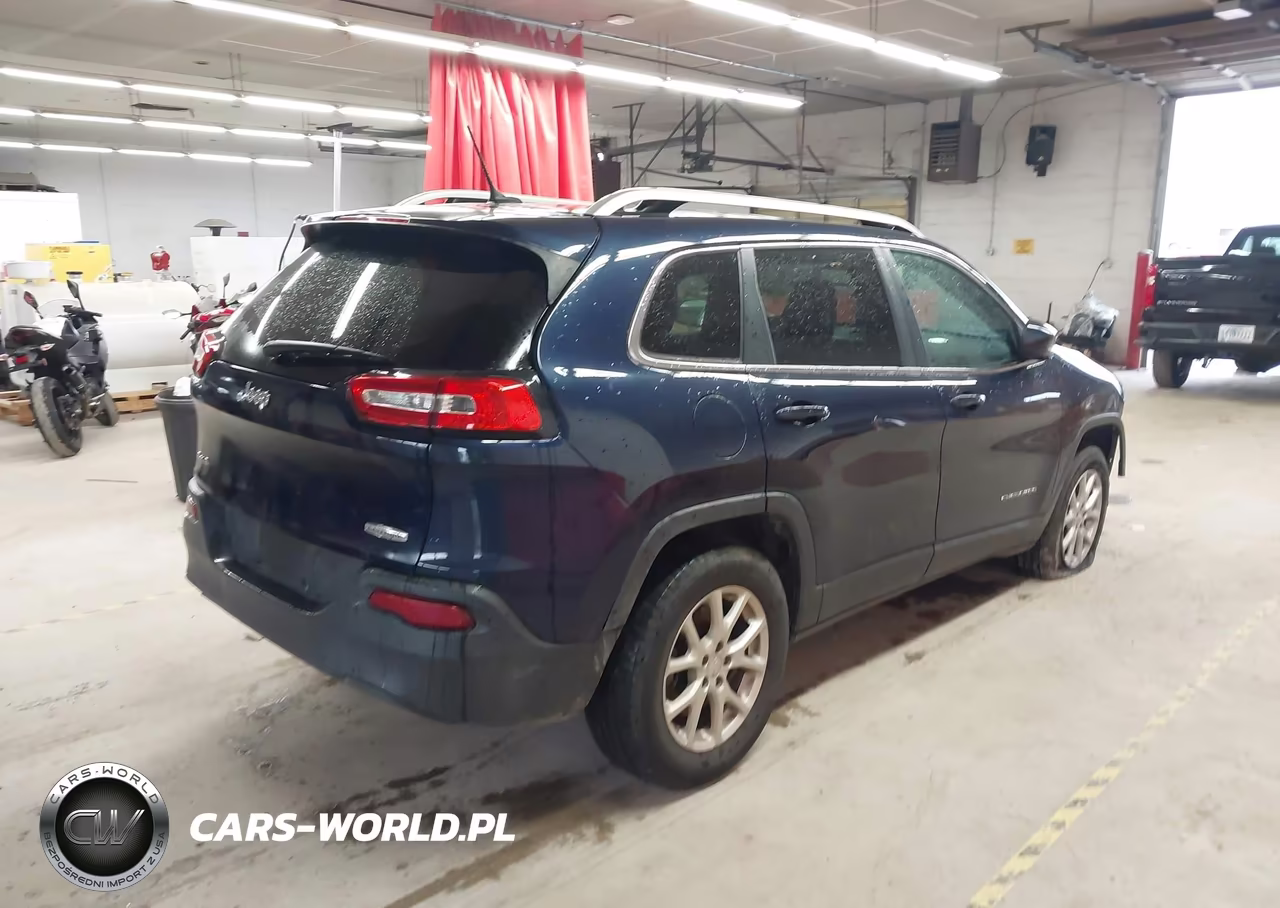 2014 Jeep Cherokee Latitude VIN:1C4PJMCB2EW266365 - 4
