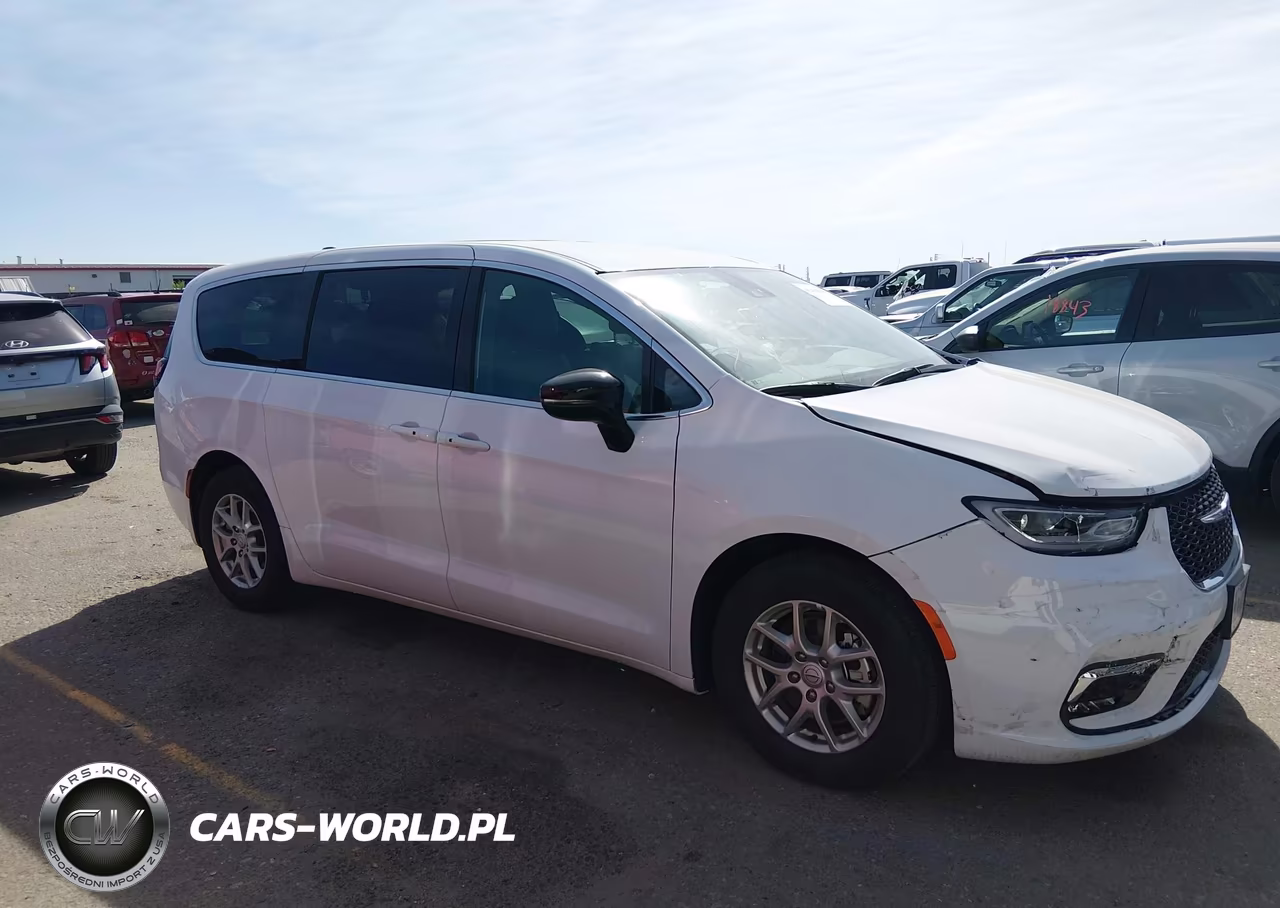 2026 Chrysler Pacifica Select VIN:2C4RC1BGXTR186106 - 13
