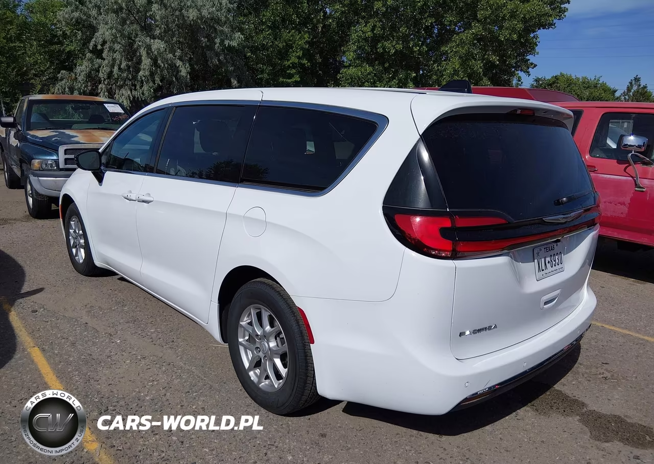 2026 Chrysler Pacifica Select VIN:2C4RC1BGXTR186106 - 14