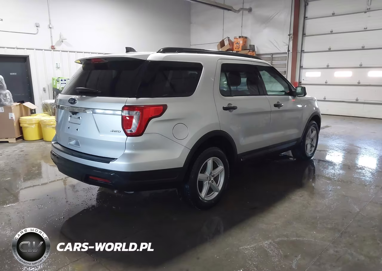 2018 Ford Explorer VIN:1FM5K8B8XJGC45359 - 4