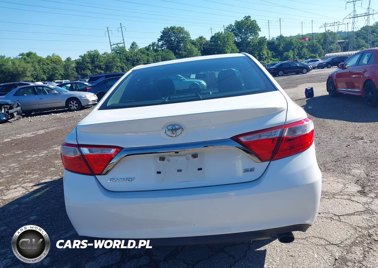 2016 Toyota Camry Se VIN:4T1BF1FK6GU215709 - 17