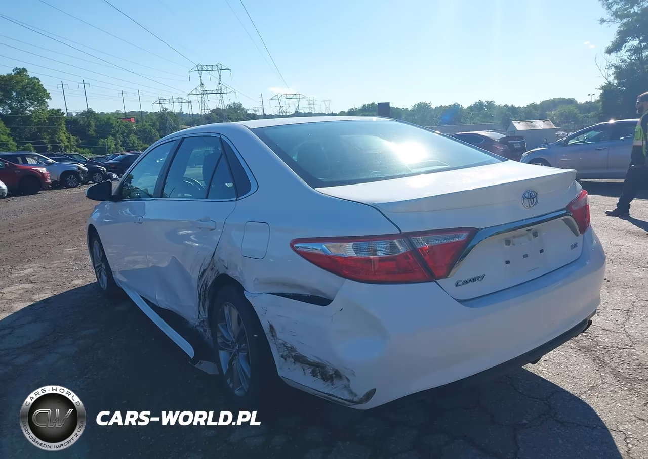 2016 Toyota Camry Se VIN:4T1BF1FK6GU215709 - 3