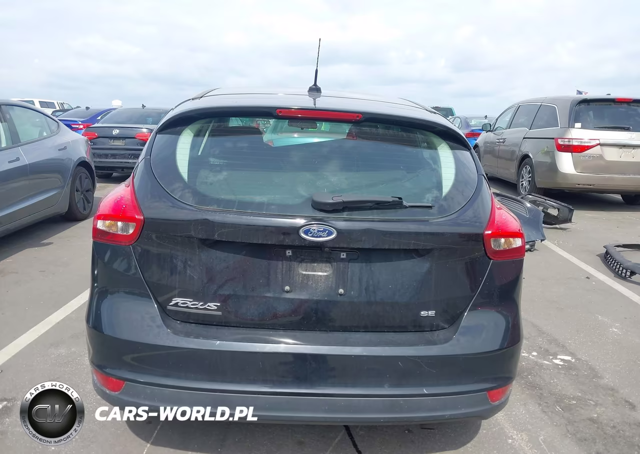 2018 Ford Focus Se VIN:1FADP3K29JL227612 - 16