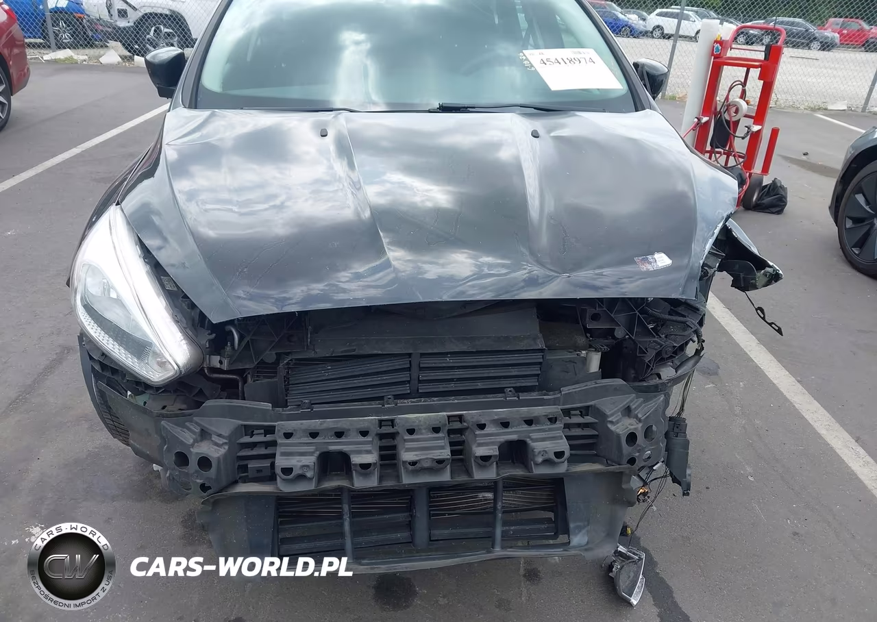 2018 Ford Focus Se VIN:1FADP3K29JL227612 - 6