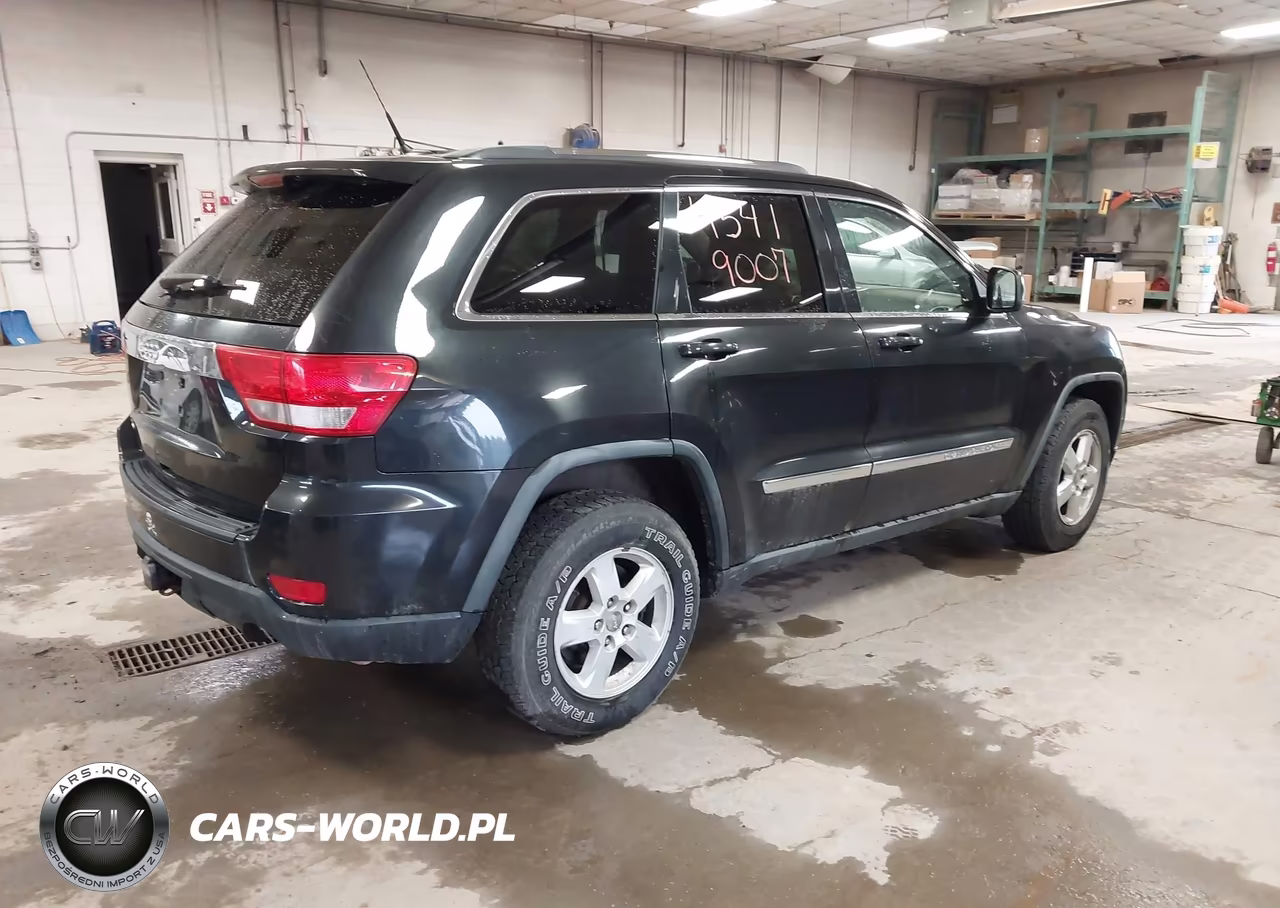 2011 Jeep Grand Cherokee Laredo VIN:1J4RR4GG0BC535381 - 4