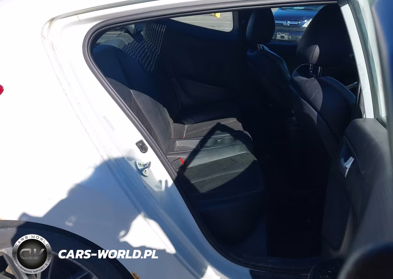 2016 Hyundai Veloster Turbo VIN:KMHTC6AEXGU296001 - 8