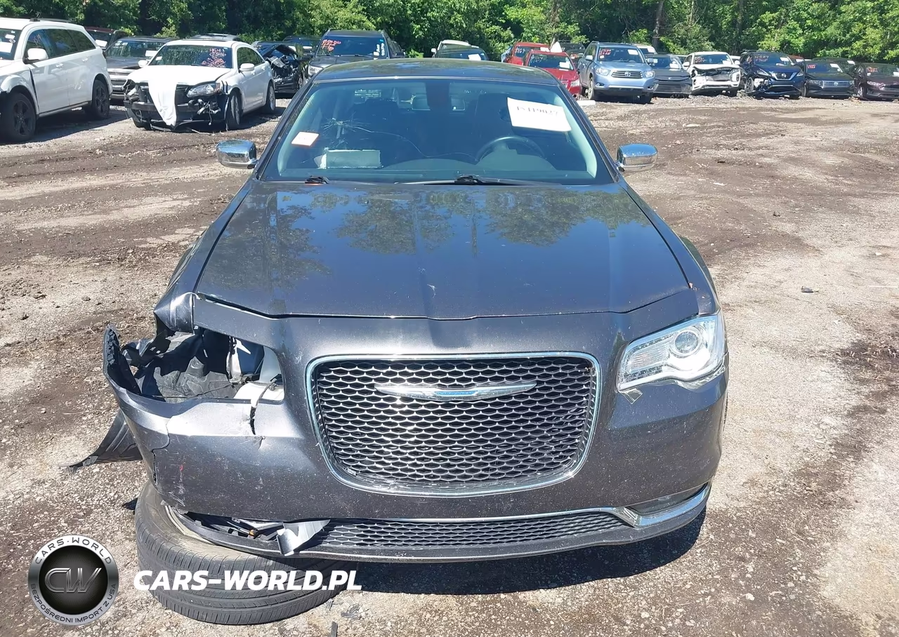 2018 Chrysler 300 Limited VIN:2C3CCAEG9JH193735 - 11