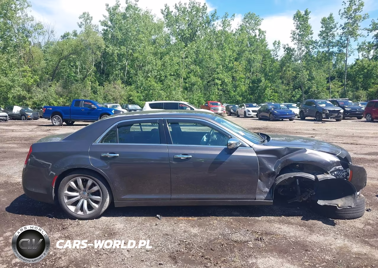 2018 Chrysler 300 Limited VIN:2C3CCAEG9JH193735 - 12