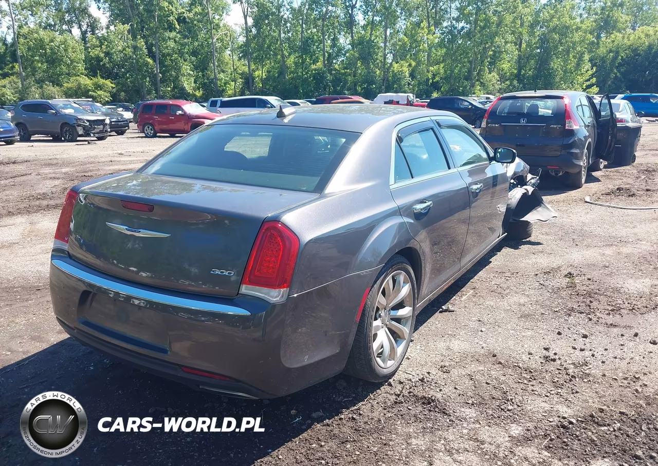 2018 Chrysler 300 Limited VIN:2C3CCAEG9JH193735 - 4
