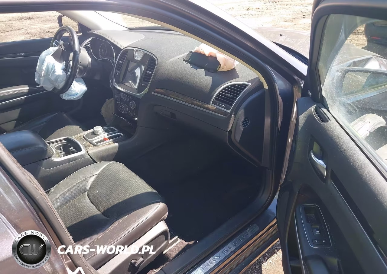 2018 Chrysler 300 Limited VIN:2C3CCAEG9JH193735 - 5
