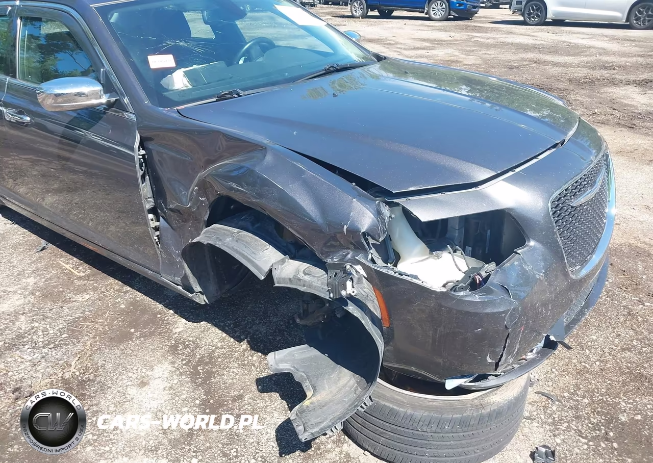 2018 Chrysler 300 Limited VIN:2C3CCAEG9JH193735 - 6