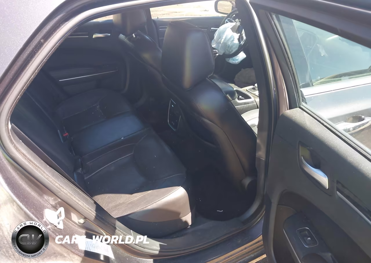 2018 Chrysler 300 Limited VIN:2C3CCAEG9JH193735 - 8