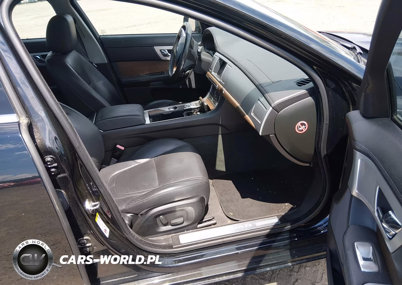 2014 Jaguar Xf I4 T VIN:SAJWA0ES2EPU20781 - 5