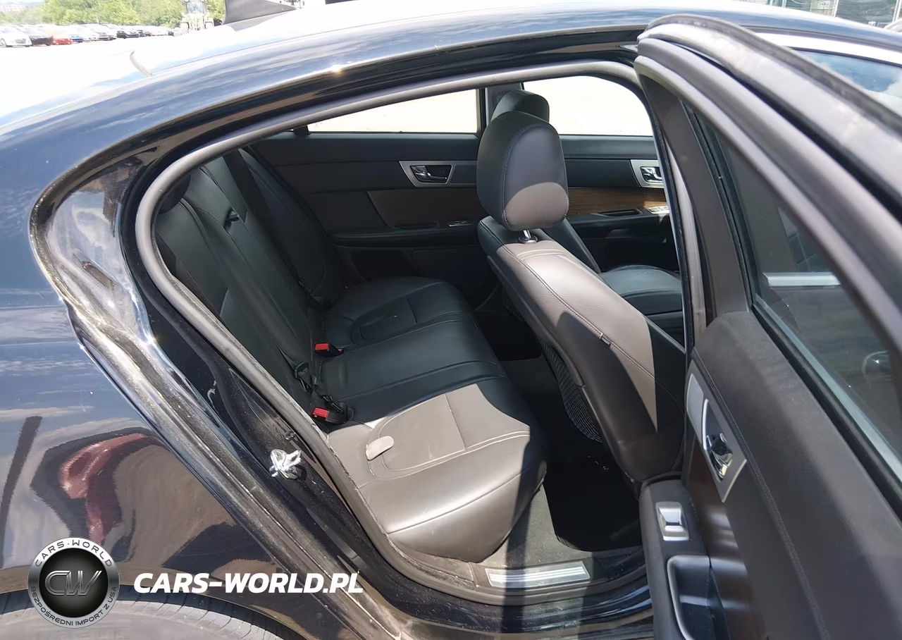 2014 Jaguar Xf I4 T VIN:SAJWA0ES2EPU20781 - 8