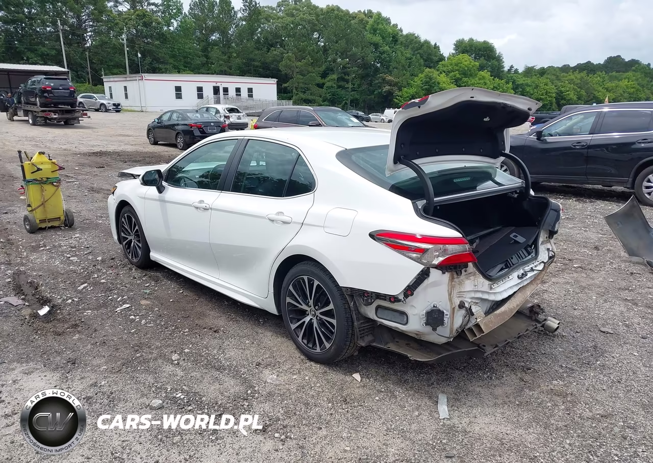 2018 Toyota Camry Se VIN:4T1B11HK8JU668328 - 3