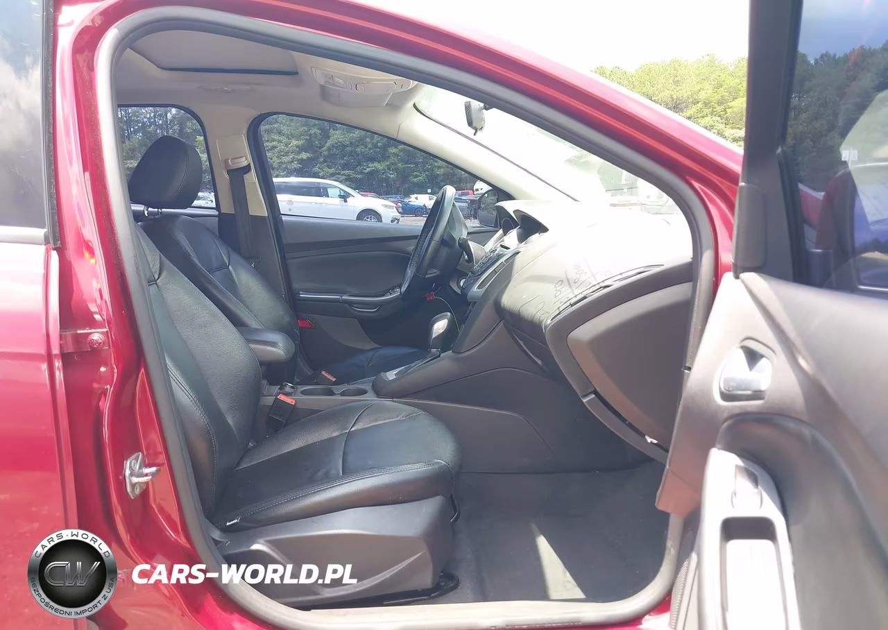 2014 Ford Focus Se VIN:1FADP3K23EL425317 - 5