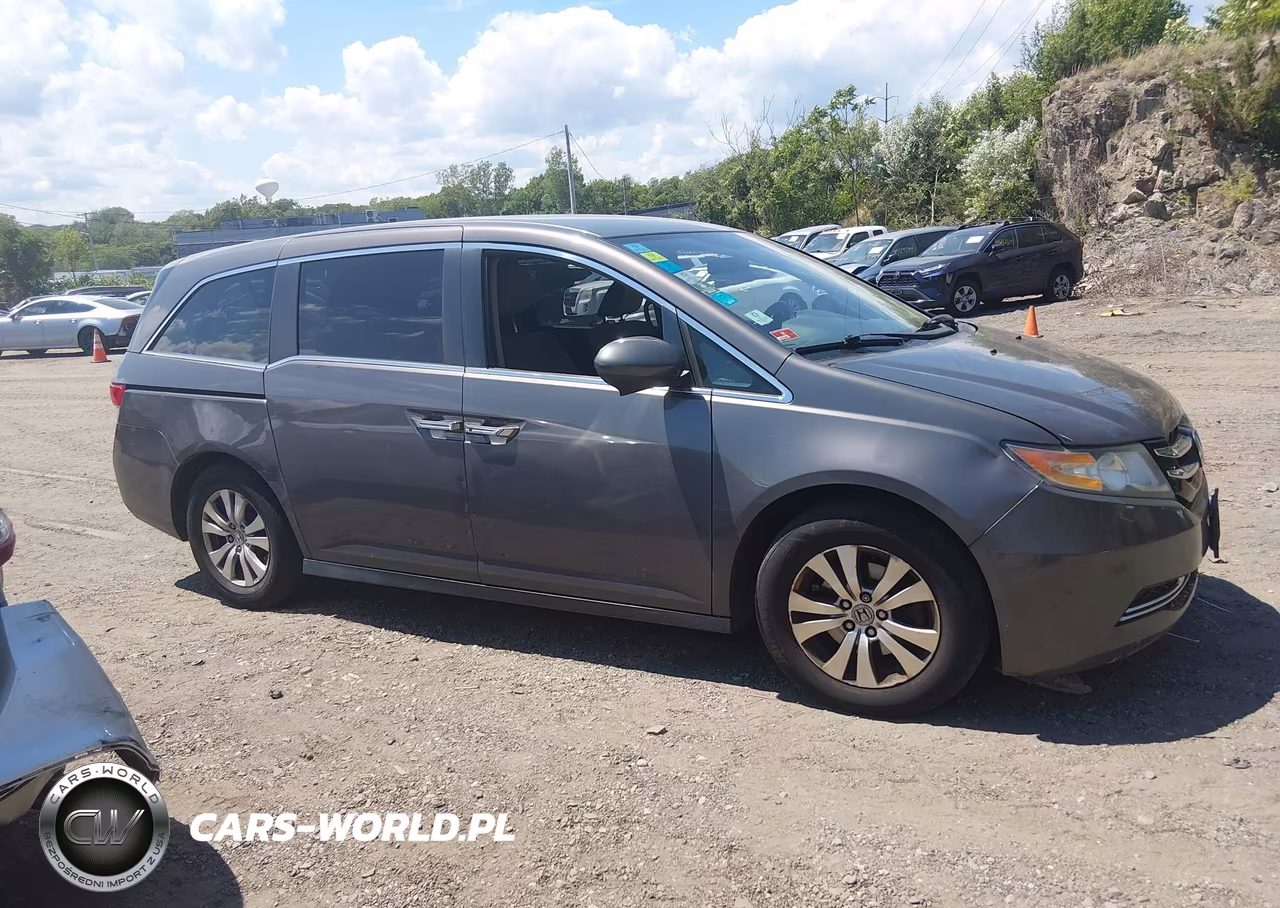 2016 Honda Odyssey Se VIN:5FNRL5H32GB117858 - 14