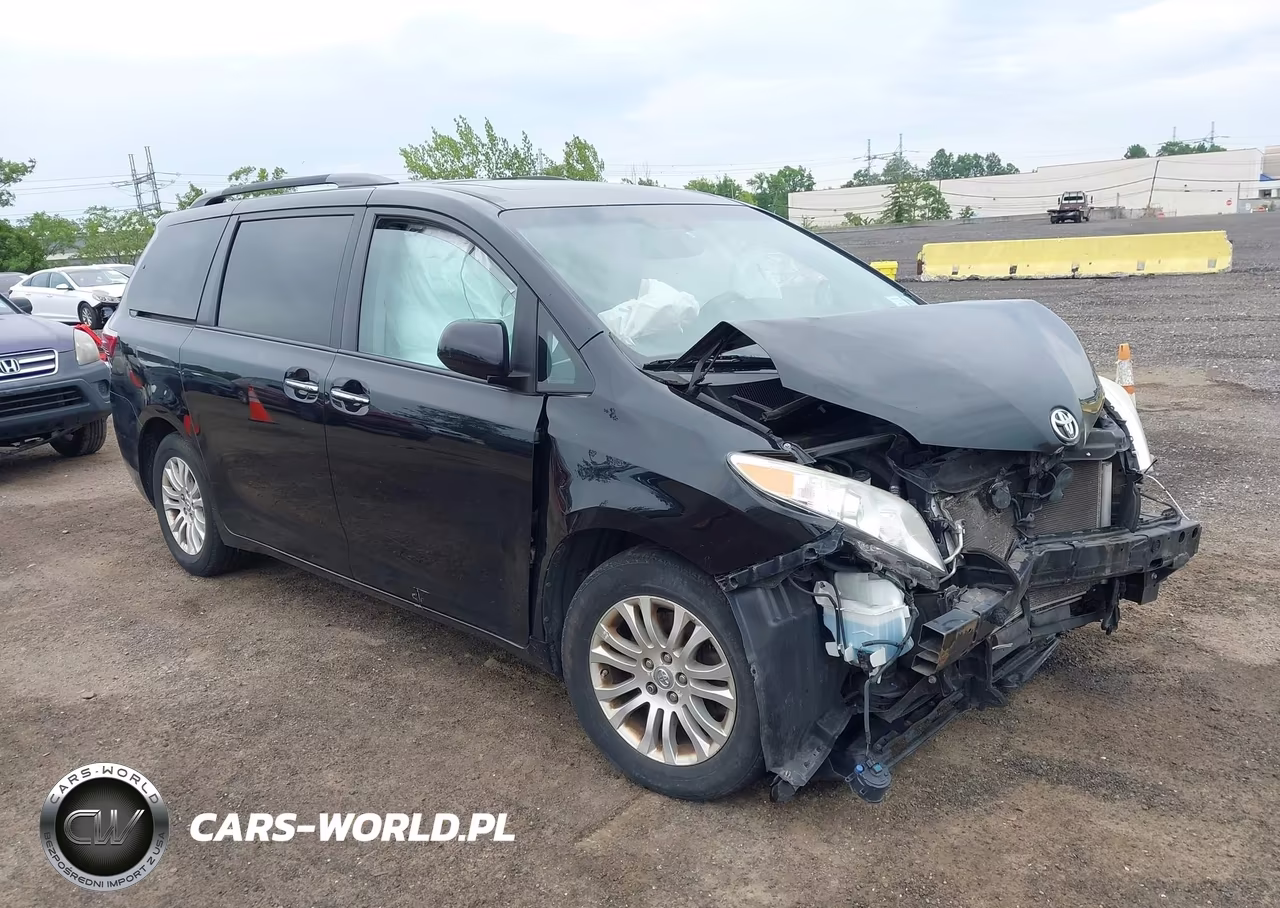 2017 Toyota Sienna Xle 8 Passenger – zdjęcie 1 z 17