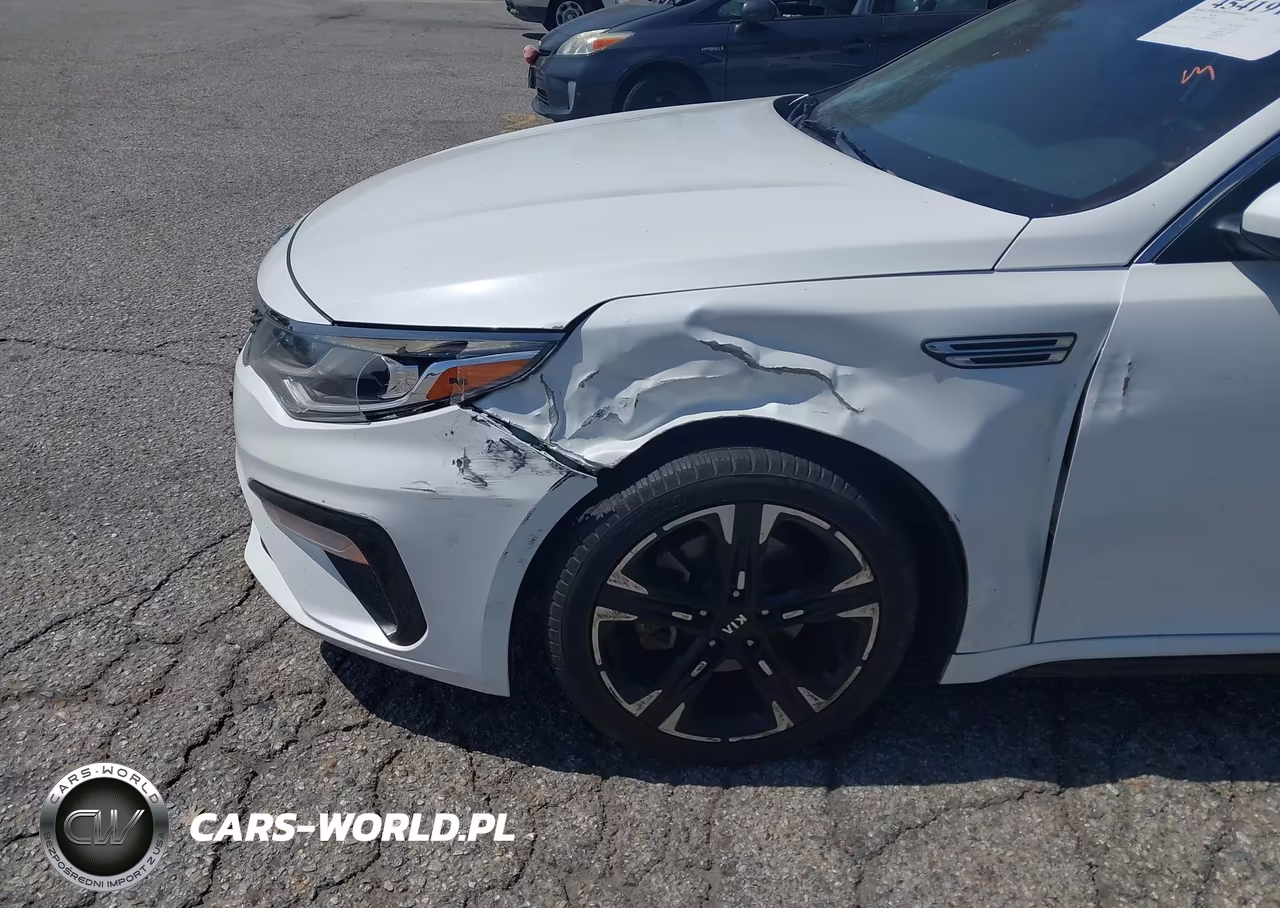 2019 Kia Optima S VIN:5XXGT4L39KG361991 - 17
