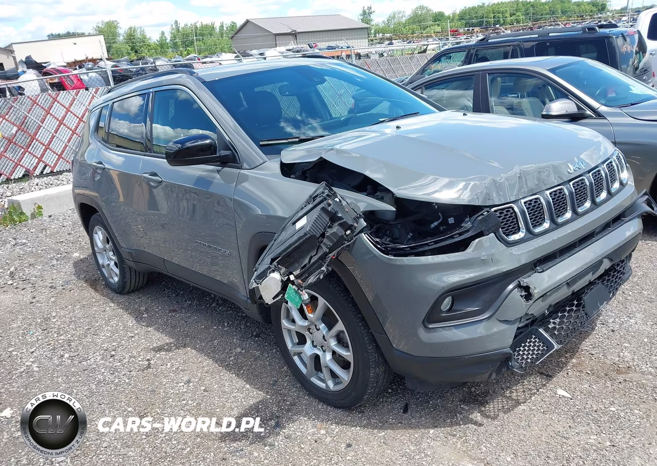 2023 Jeep Compass Latitude Lux Fwd – zdjęcie 1 z 18