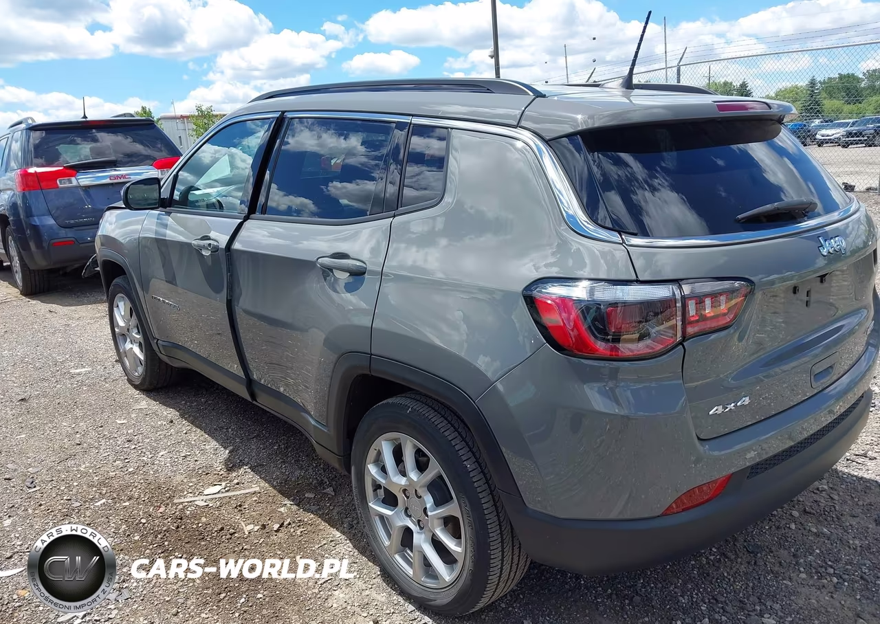 2023 Jeep Compass Latitude Lux Fwd VIN:3C4NJDFN8PT546975 - 3
