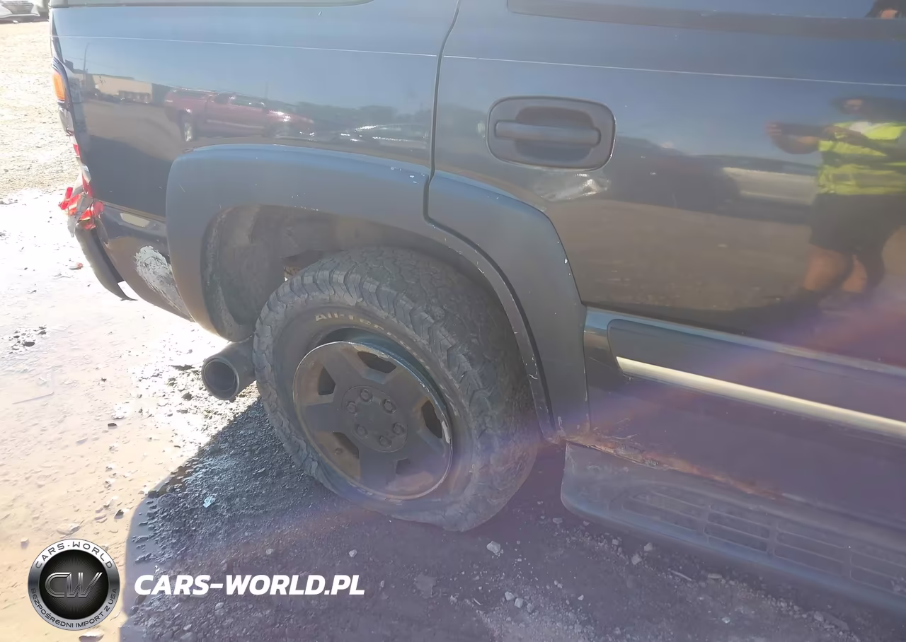 2004 Chevrolet Tahoe Ls VIN:1GNEK13Z24J278261 - 12