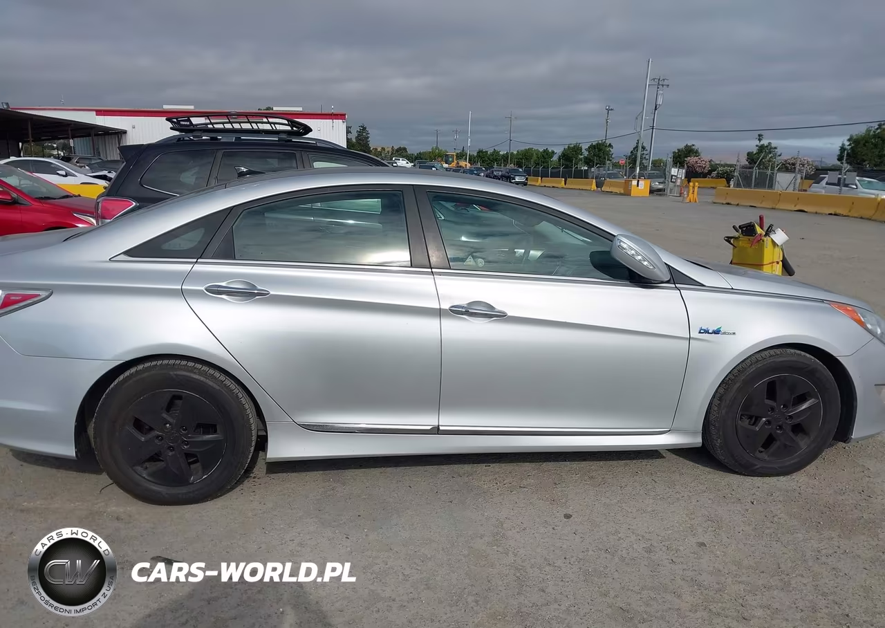 2012 Hyundai Sonata Hybrid VIN:KMHEC4A43CA024521 - 13