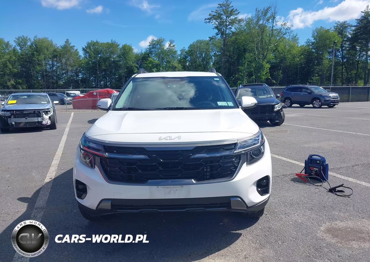 2024 Kia Seltos X-Line VIN:KNDEUCA74R7587377 - 12