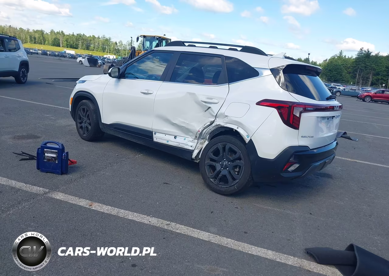 2024 Kia Seltos X-Line VIN:KNDEUCA74R7587377 - 3