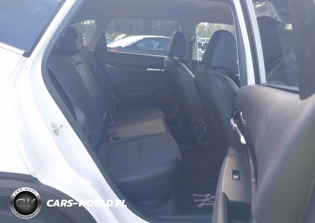 2024 Kia Seltos X-Line VIN:KNDEUCA74R7587377 - 8