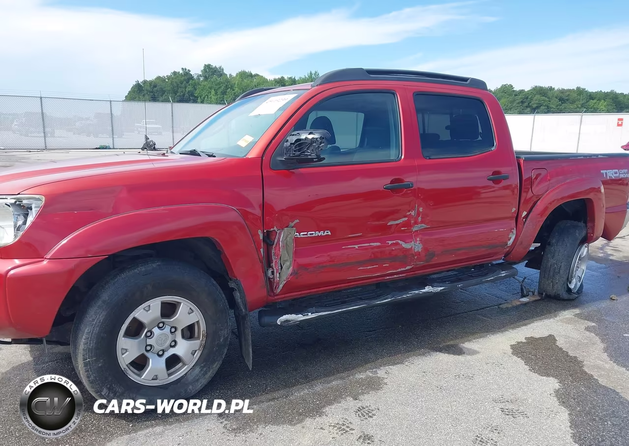 2015 Toyota Tacoma Base V6 VIN:3TMLU4EN7FM185070 - 6