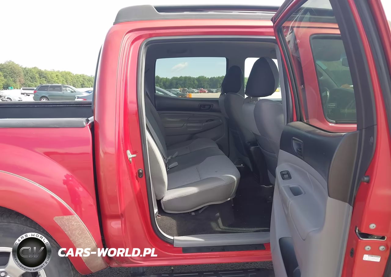 2015 Toyota Tacoma Base V6 VIN:3TMLU4EN7FM185070 - 8