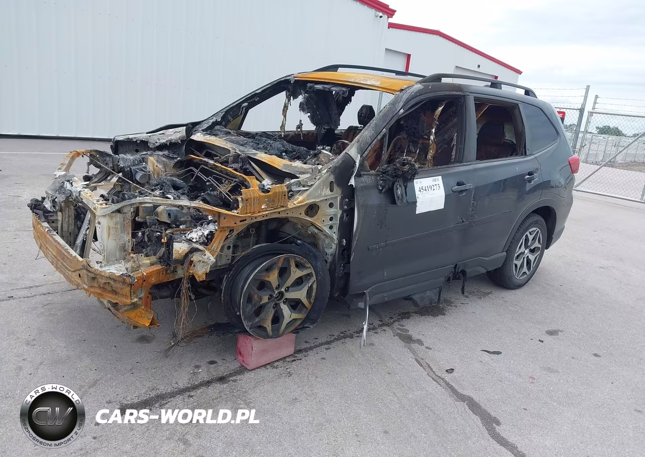 2019 Subaru Forester Premium VIN:JF2SKAGC4KH590587 - 2