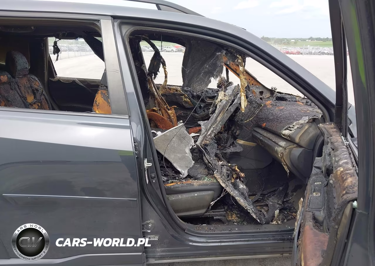 2019 Subaru Forester Premium VIN:JF2SKAGC4KH590587 - 5