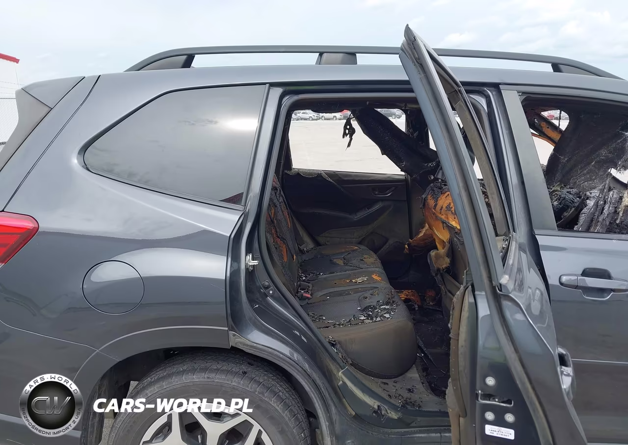 2019 Subaru Forester Premium VIN:JF2SKAGC4KH590587 - 8